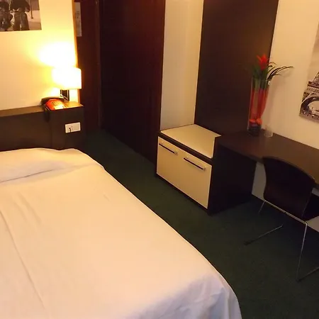 Hotel Roncobilaccio 3*